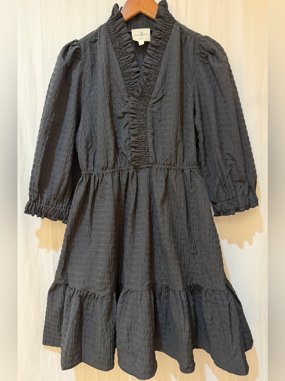 Umgee Ruffle Collar & V-Neck Tiered Dress Textured Fabric 3/4 Sleeves -Black - S